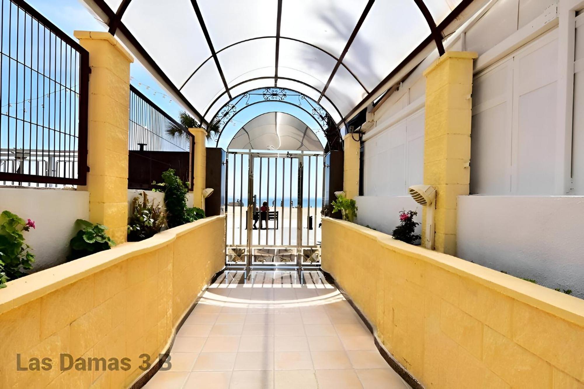 Las Damas 3B Beach Front - Pool & Parking Benidorm Exterior foto